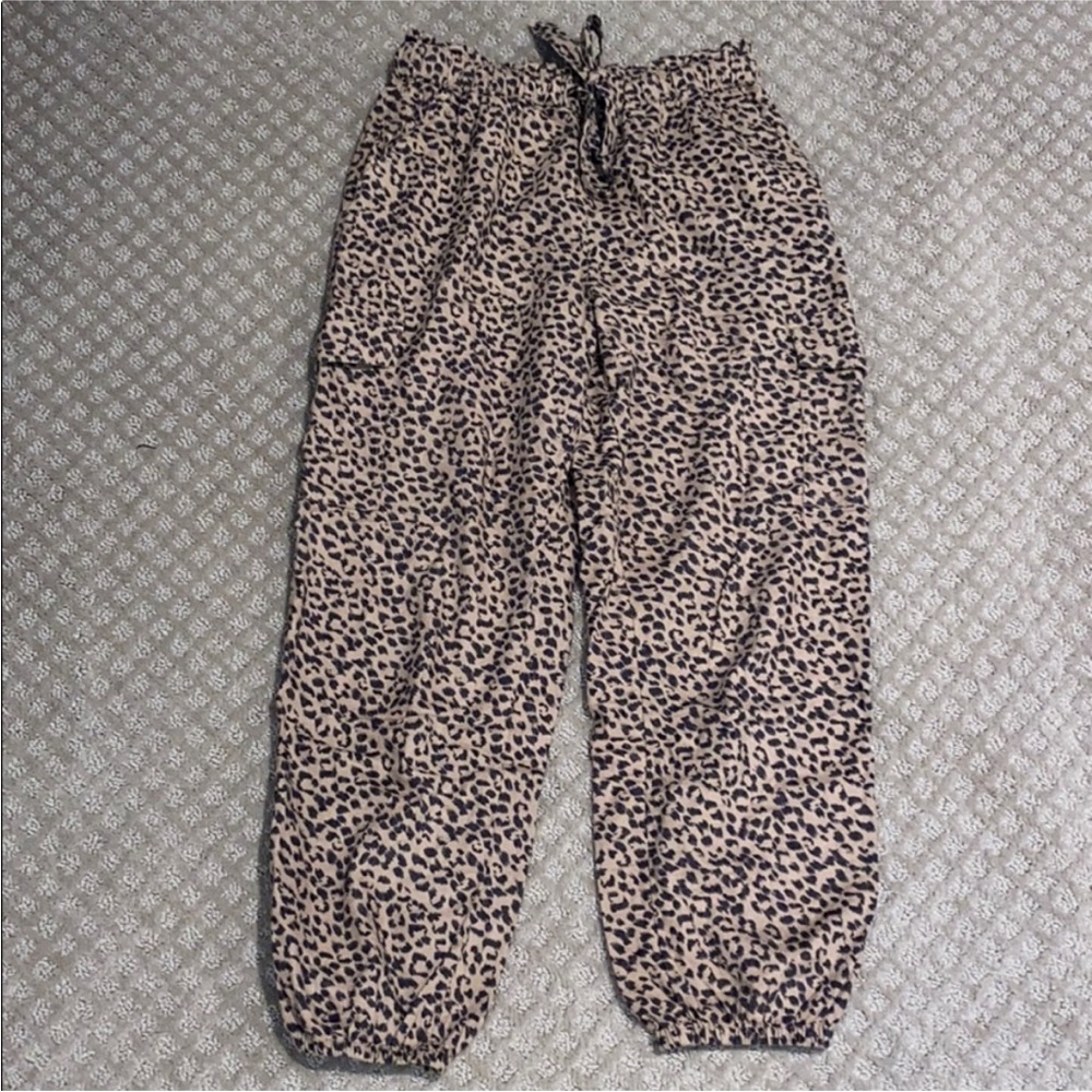 FREE w/purchase Aerie Cheetah Print Cargo Joggers